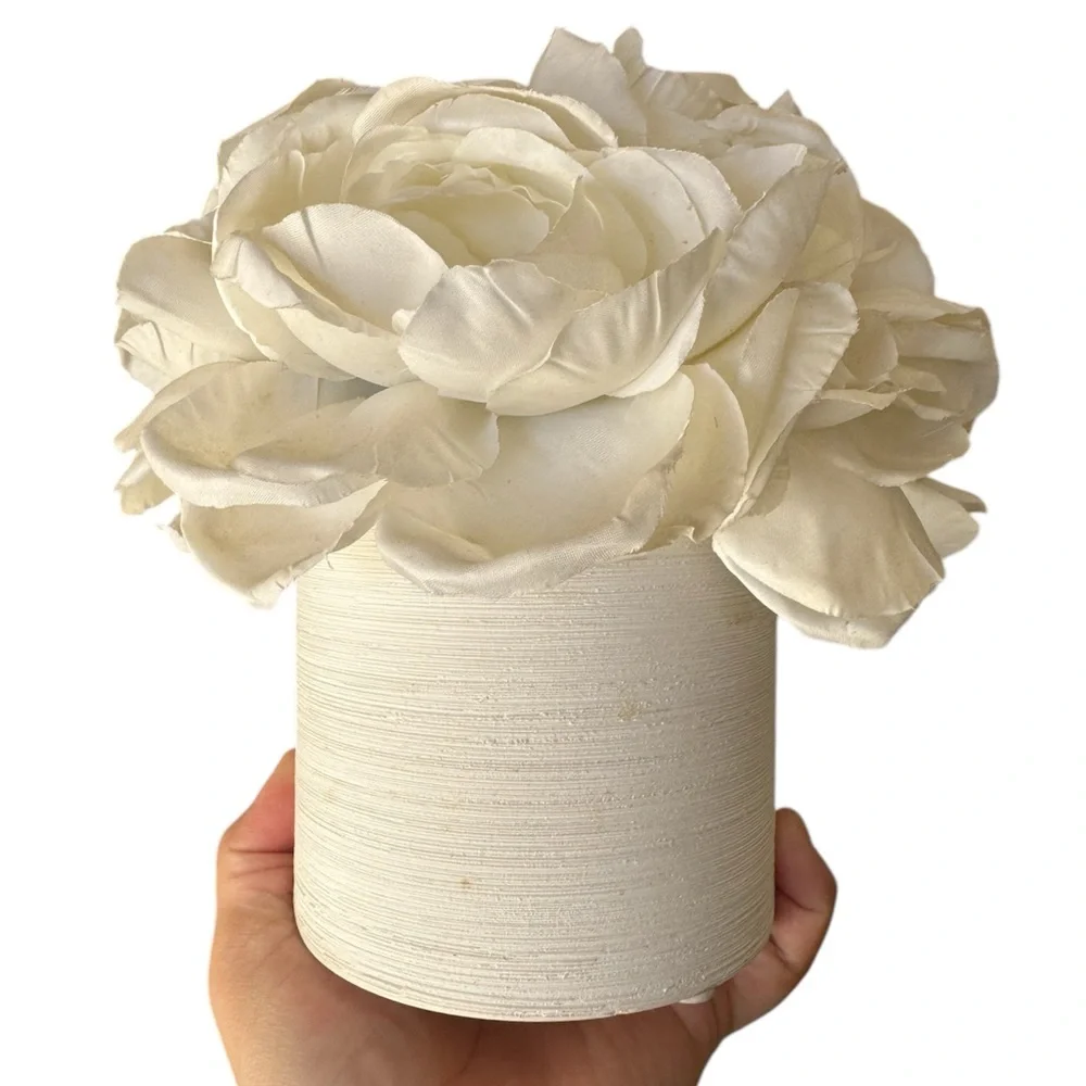 Faux Elegant off White Floral Arrangement